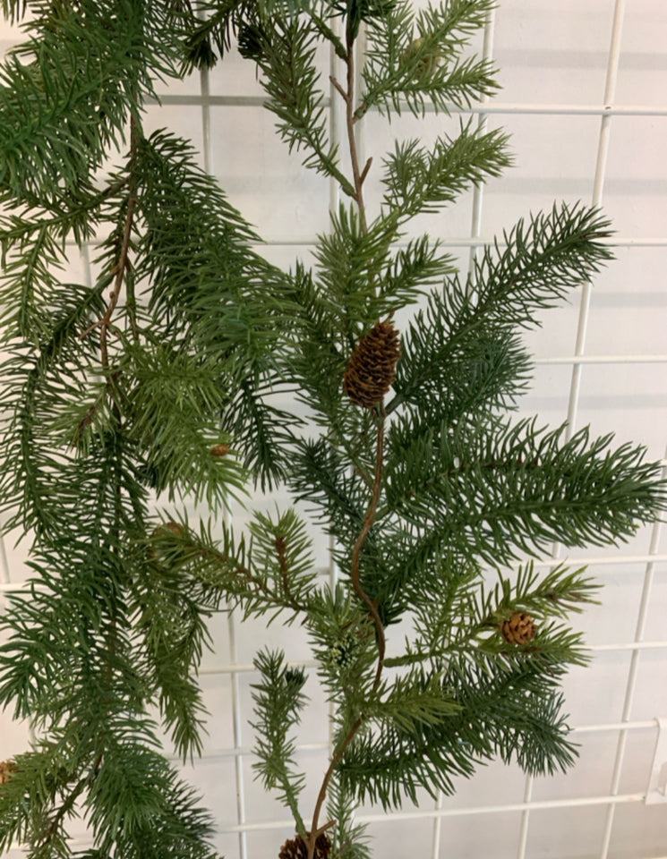 EVERGREEN GARLAND W/PINECONES.