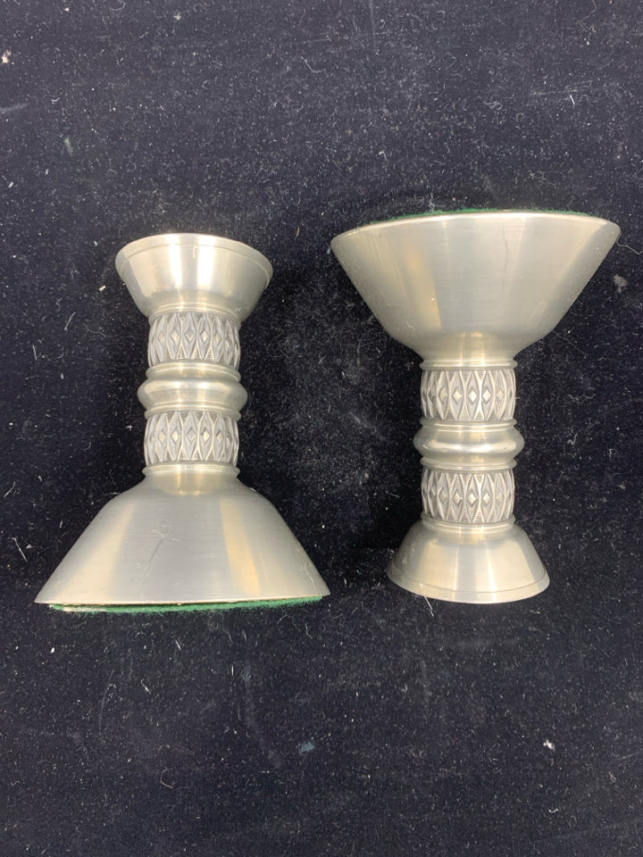 2 PEWTER TAPER CANDLE HOLDERS.