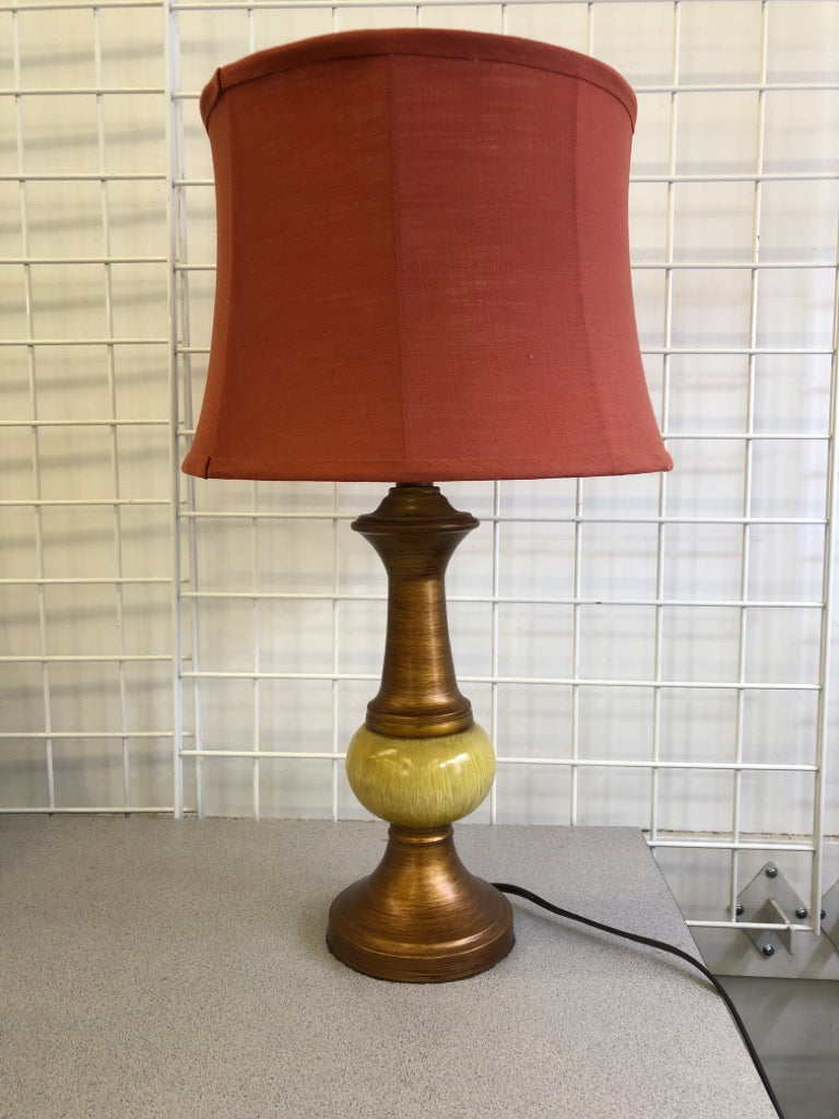 BROWN, YELLOW BALL BASE LAMP W/RED SHADE.