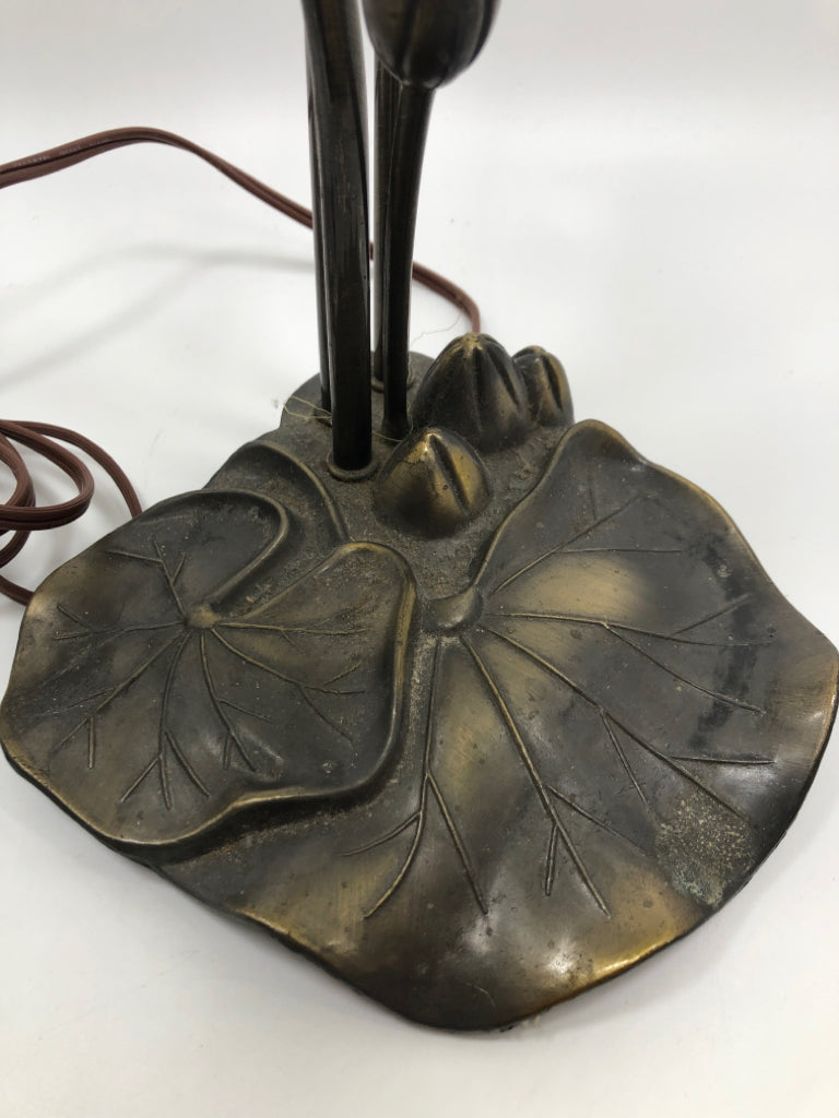 3 FLOWER BRASS LAMP.