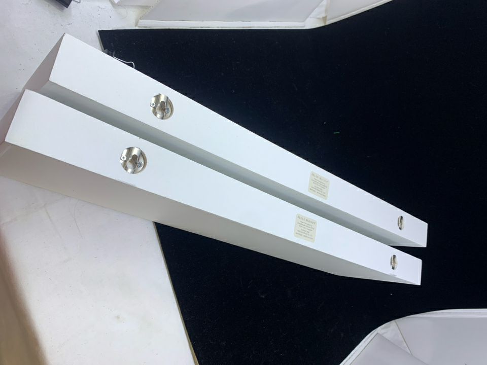 2 WHITE FLOATING SHELVES.