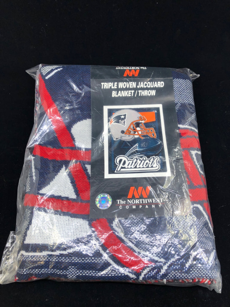 NIP PATRIOTS TRIPLE WOVEN BLANKET/THROW
