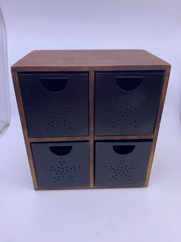 WOOD CUBBIE SHELF W METAL CUBES.