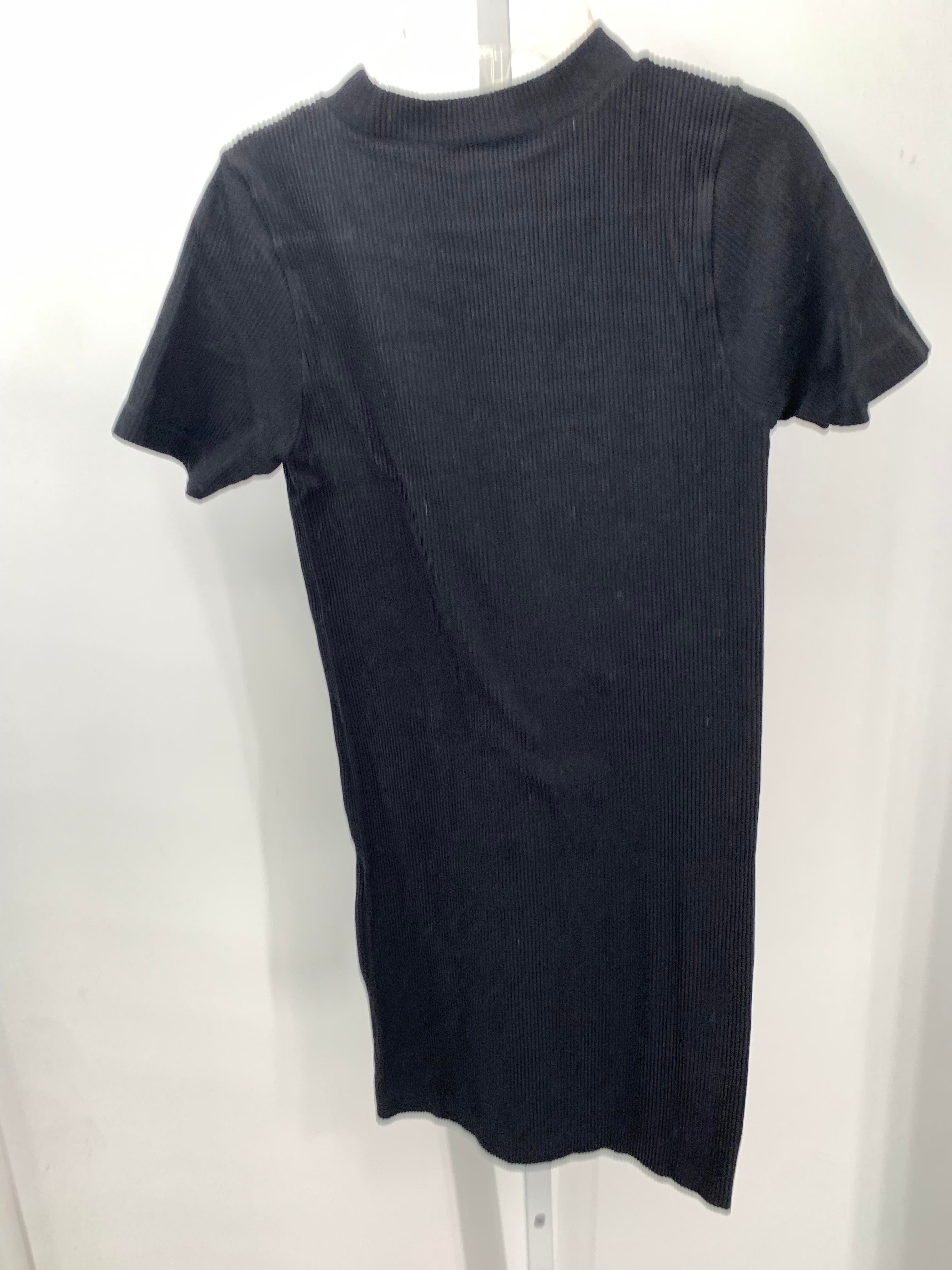 Size Medium Juniors Short Sleeve Dress