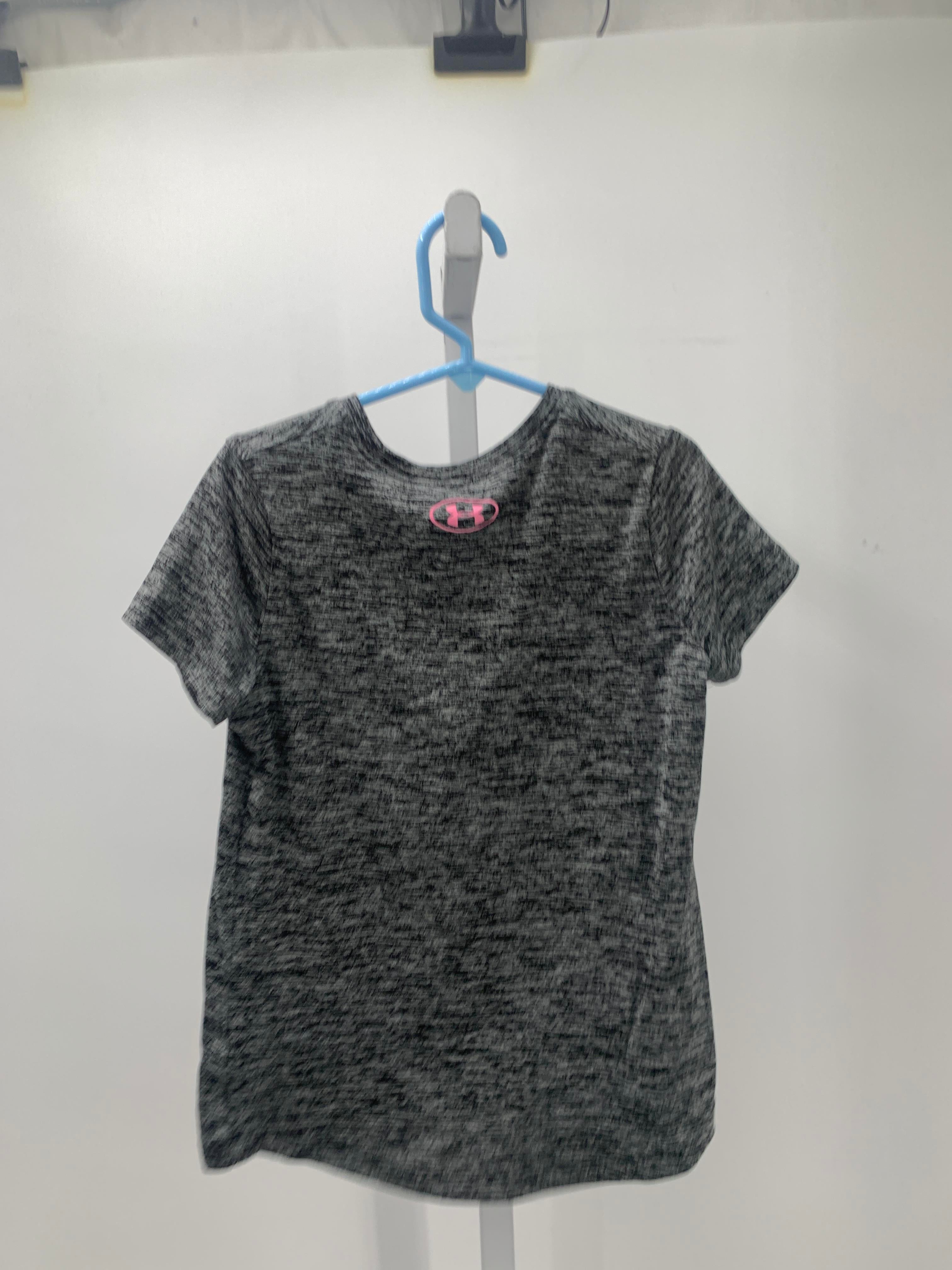 Under Armour Size 8 Girls Short Sleeve Shirt