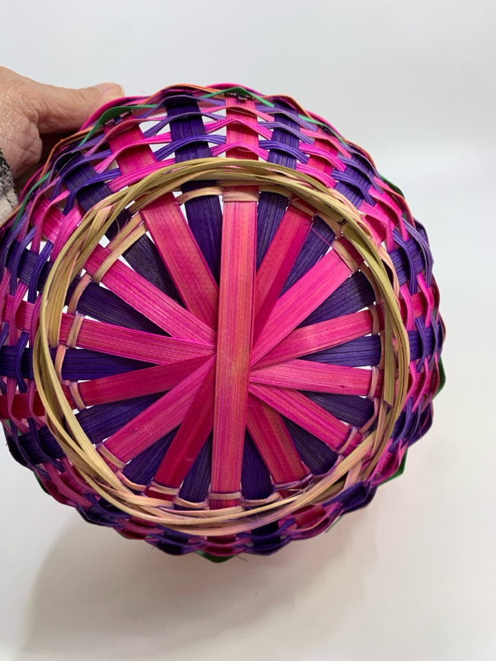 COLORFUL PINK & GREEN WICKER BASKET W/HANDLE.