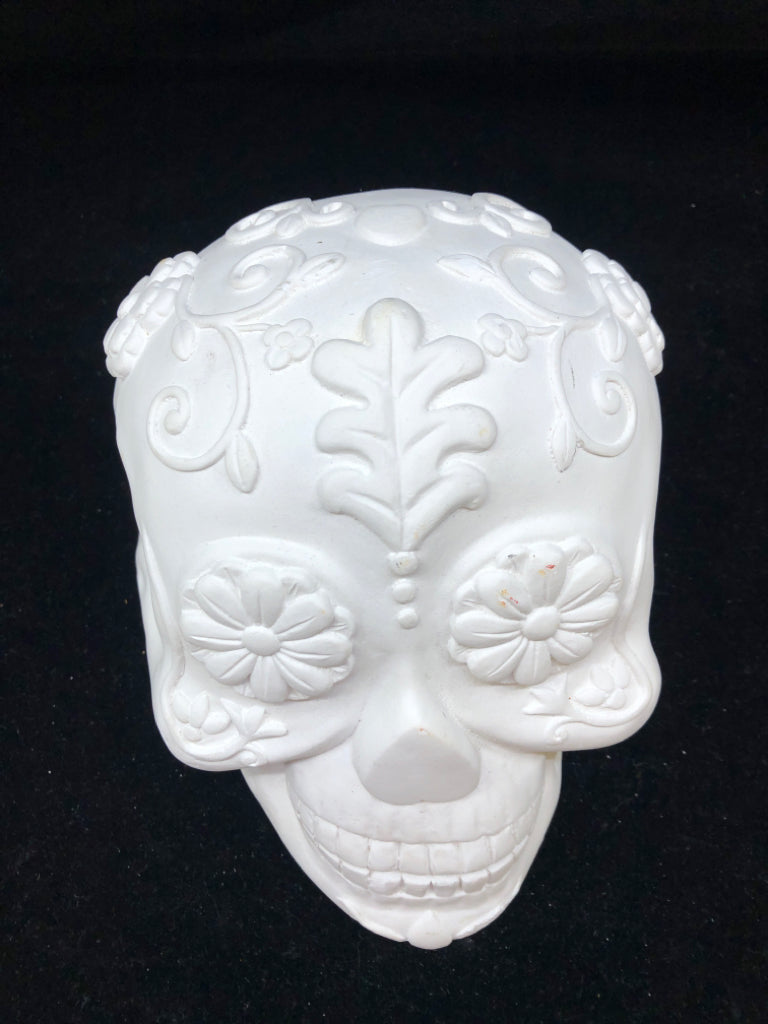 WHITE HEAVY SUGAR SKULL DECOR.