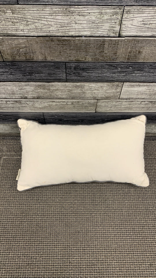 MY WHOLE HEART FLORAL ACCENT PILLOW.