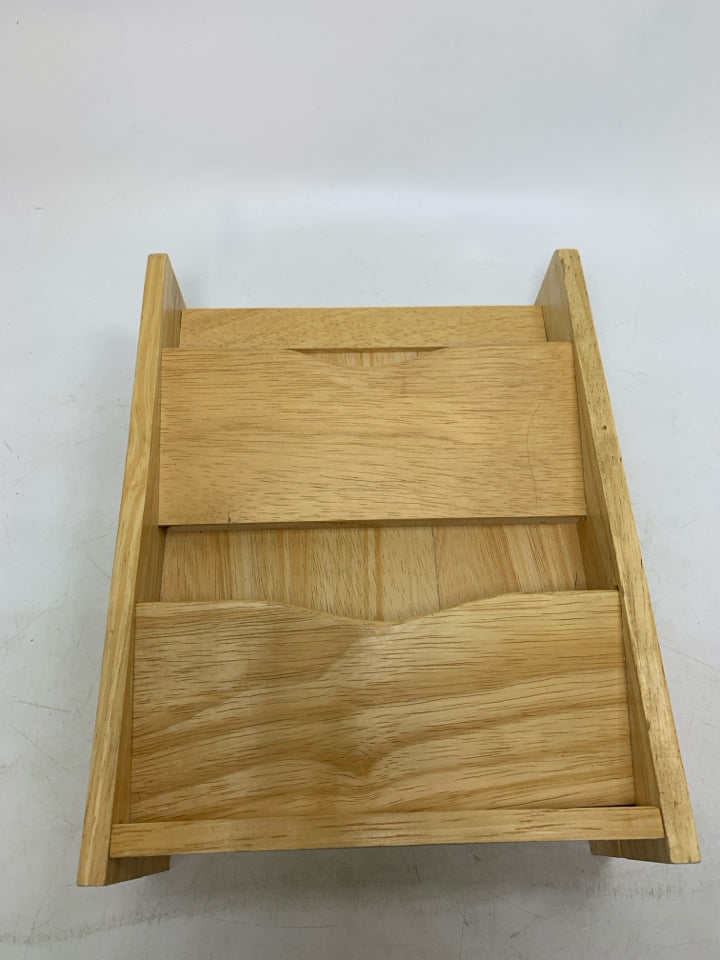 BLONDE WOOD DOUBLE SLOT MAIL FILE W/ KEY CABINET.