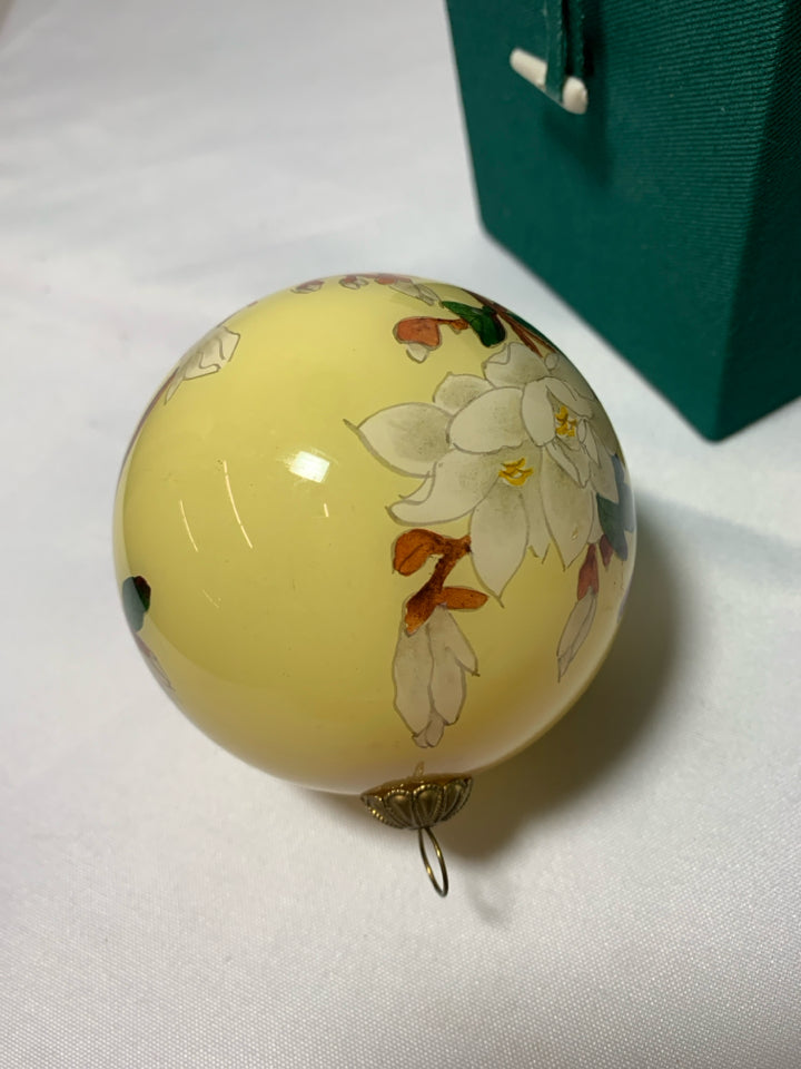 WHITE FLORAL W BIRDS ORNAMENT IN BOX.