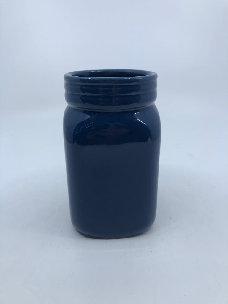 ASHLAND BLUE CERAMIC JAR W/ MEASURE.