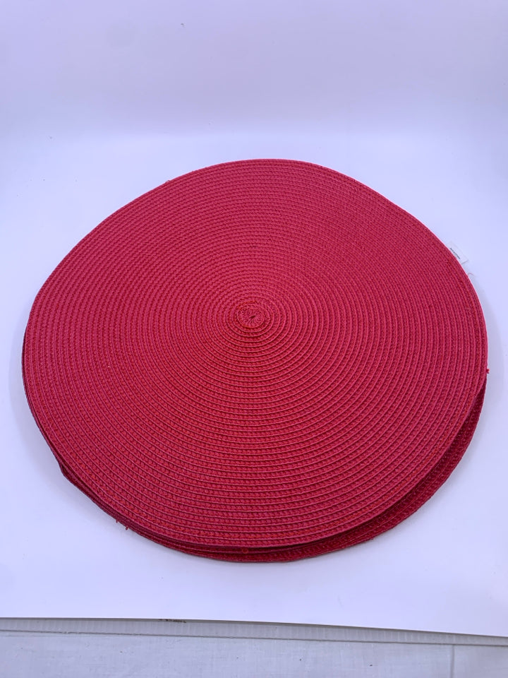 6 RED ROUND PLACE MATS.