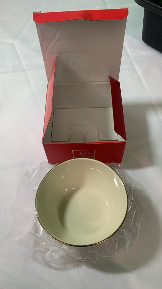 NIB LENOX HOLIDAY BOWL.