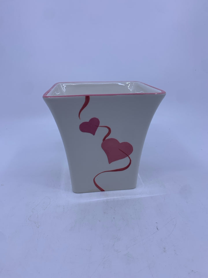 PINK HEART SQUARE FLARED VASE.