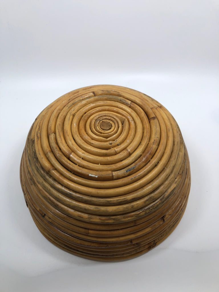 BAMBOO SWIRL STURDY BASKET.