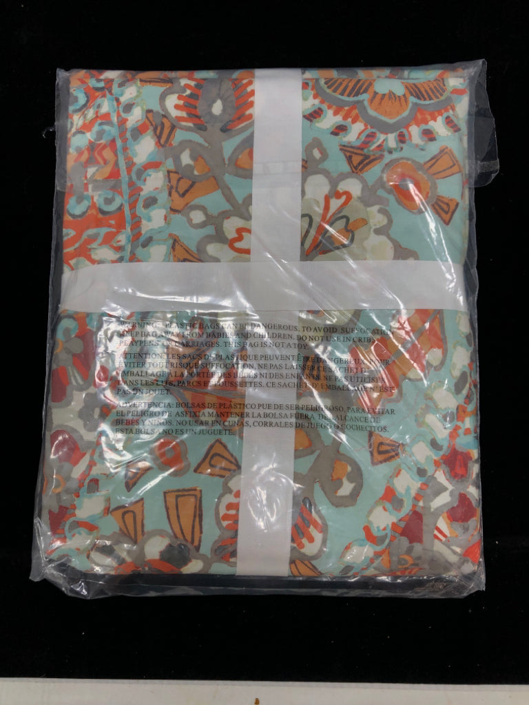 NIP POTTERY BARN FLORAL SHOWER CURTAIN.