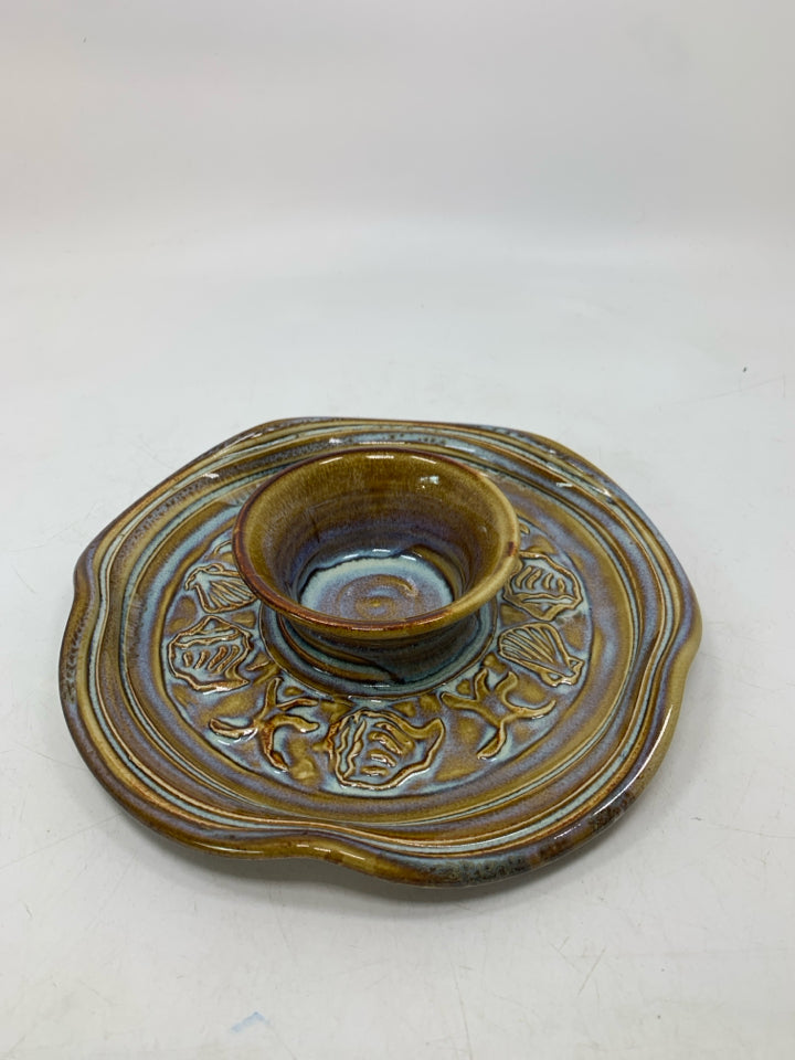 BROWN/BLUE W/ EMBOSSED SHELLS SMALL CHIP/DIP BOWL.