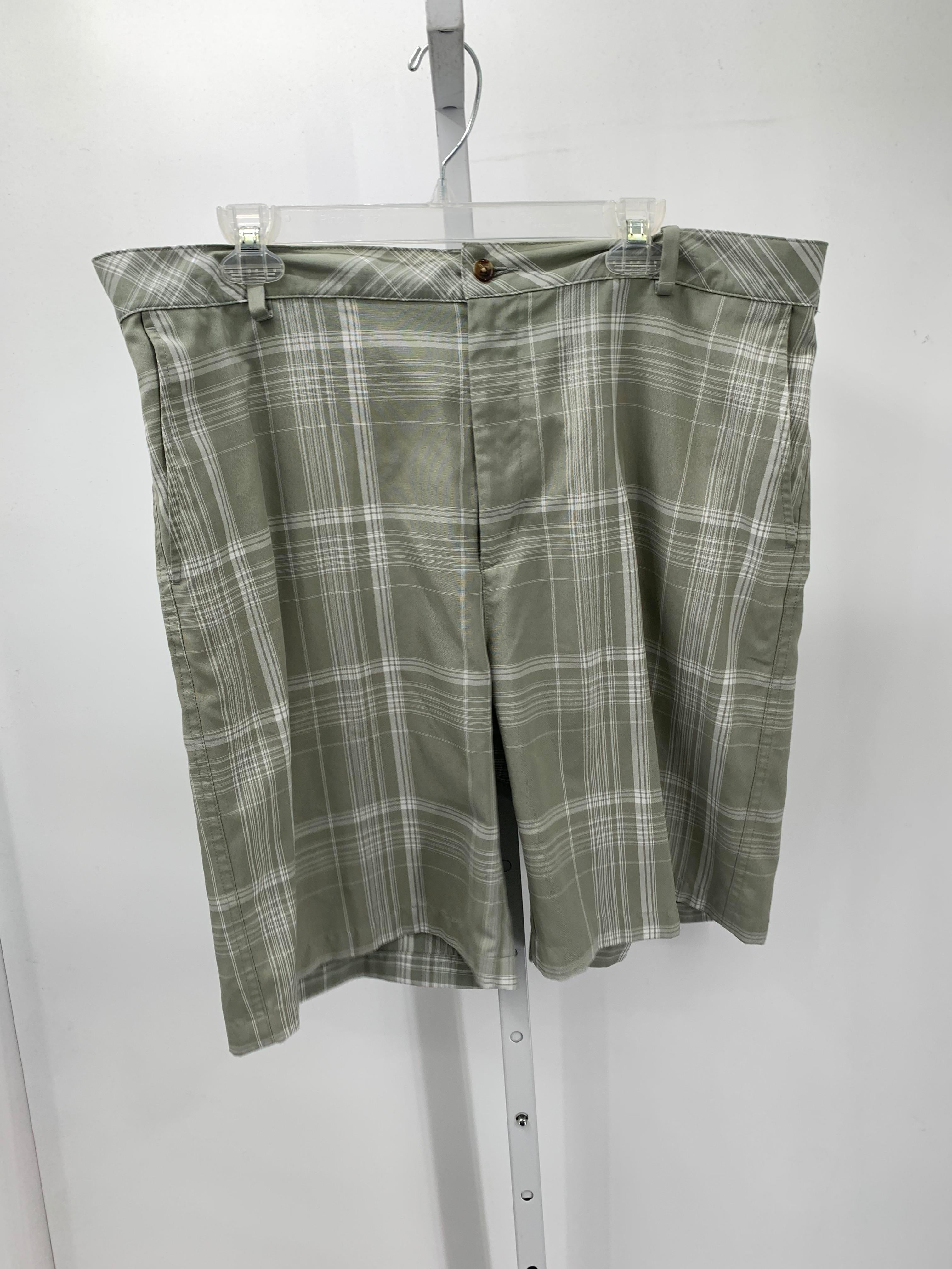 WHITE PLAID SHORTS.