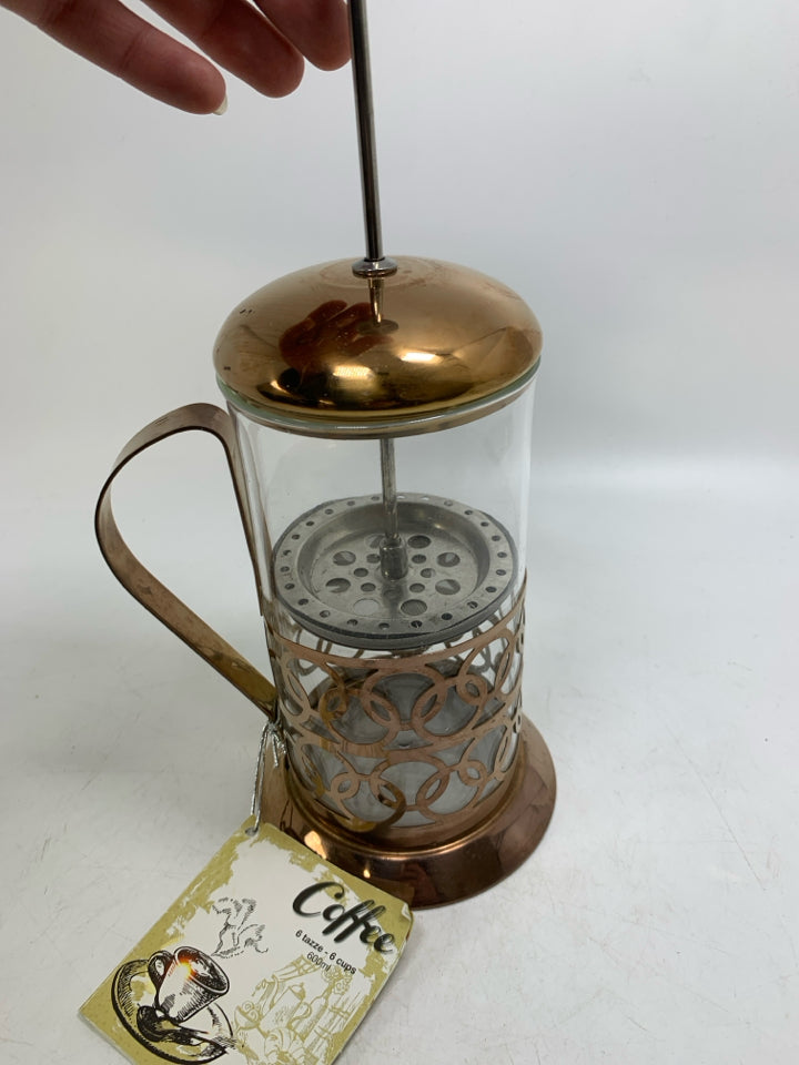 GLASS/METAL FRENCH PRESS.