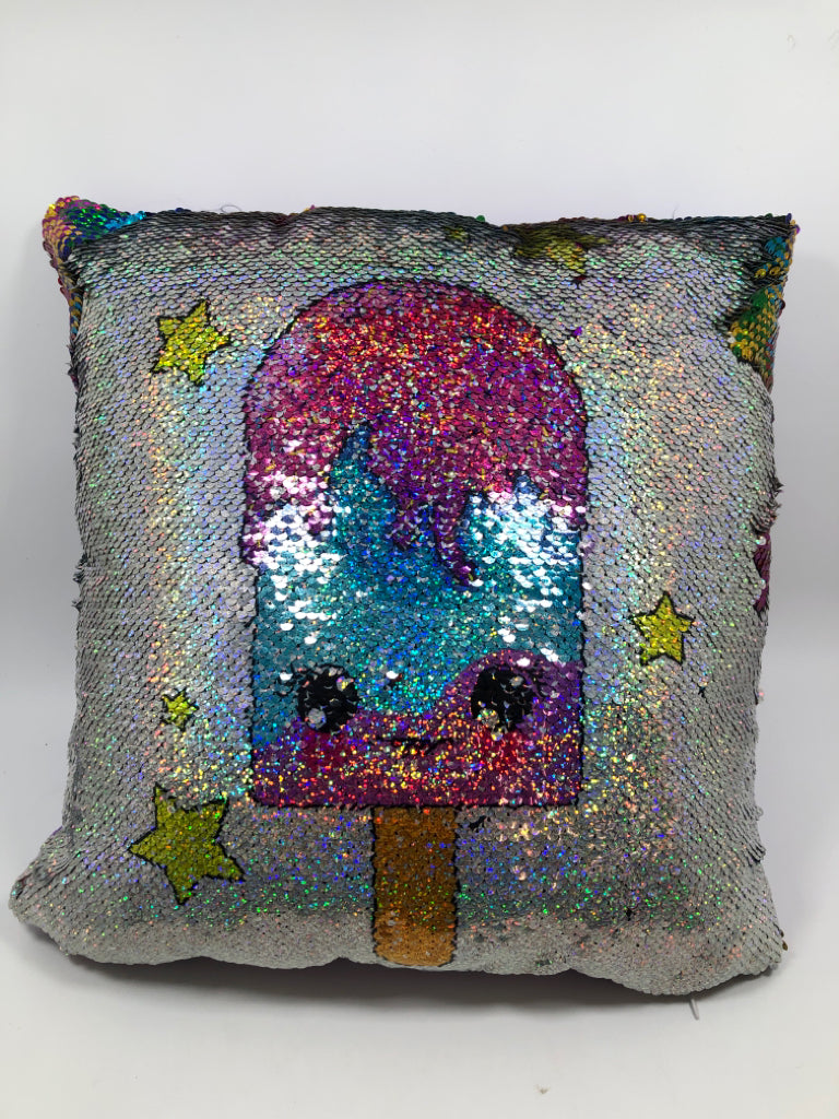 DECORATIVE SEQUINS PILLOW.