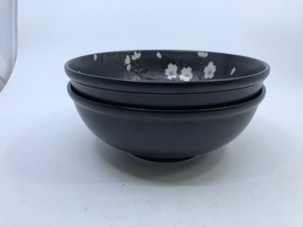 2 WHITE FLOWER BOWLS.