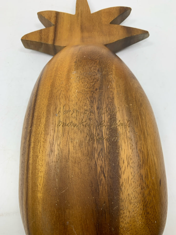 WOOD PINEAPPLE SHAPED BOWL.