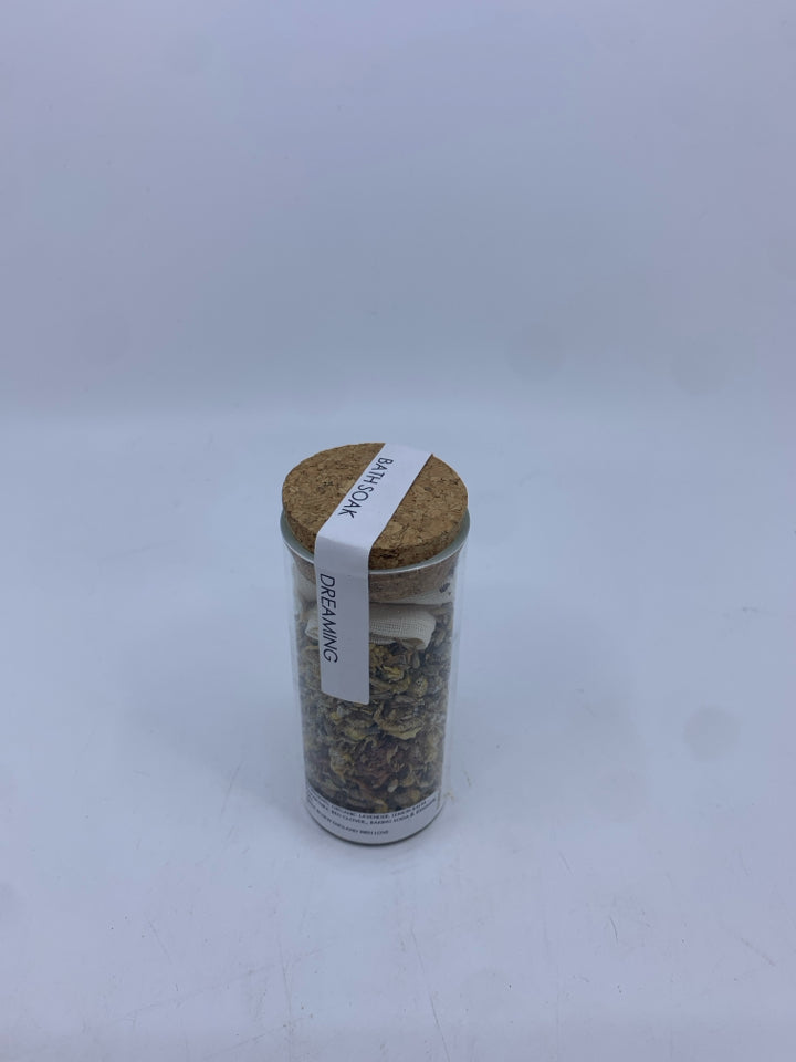 NIP DREAMING BATH SOAK.