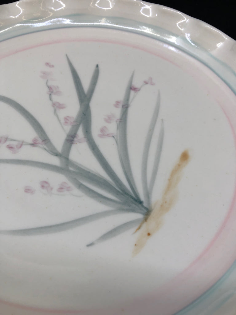 SHALLOW WHITE W/ PINK/LIGHT BLUE PIE DISH FLOWER DESIGN.