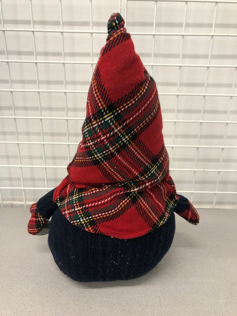 LG PLAID HAT PLUSH GNOME.
