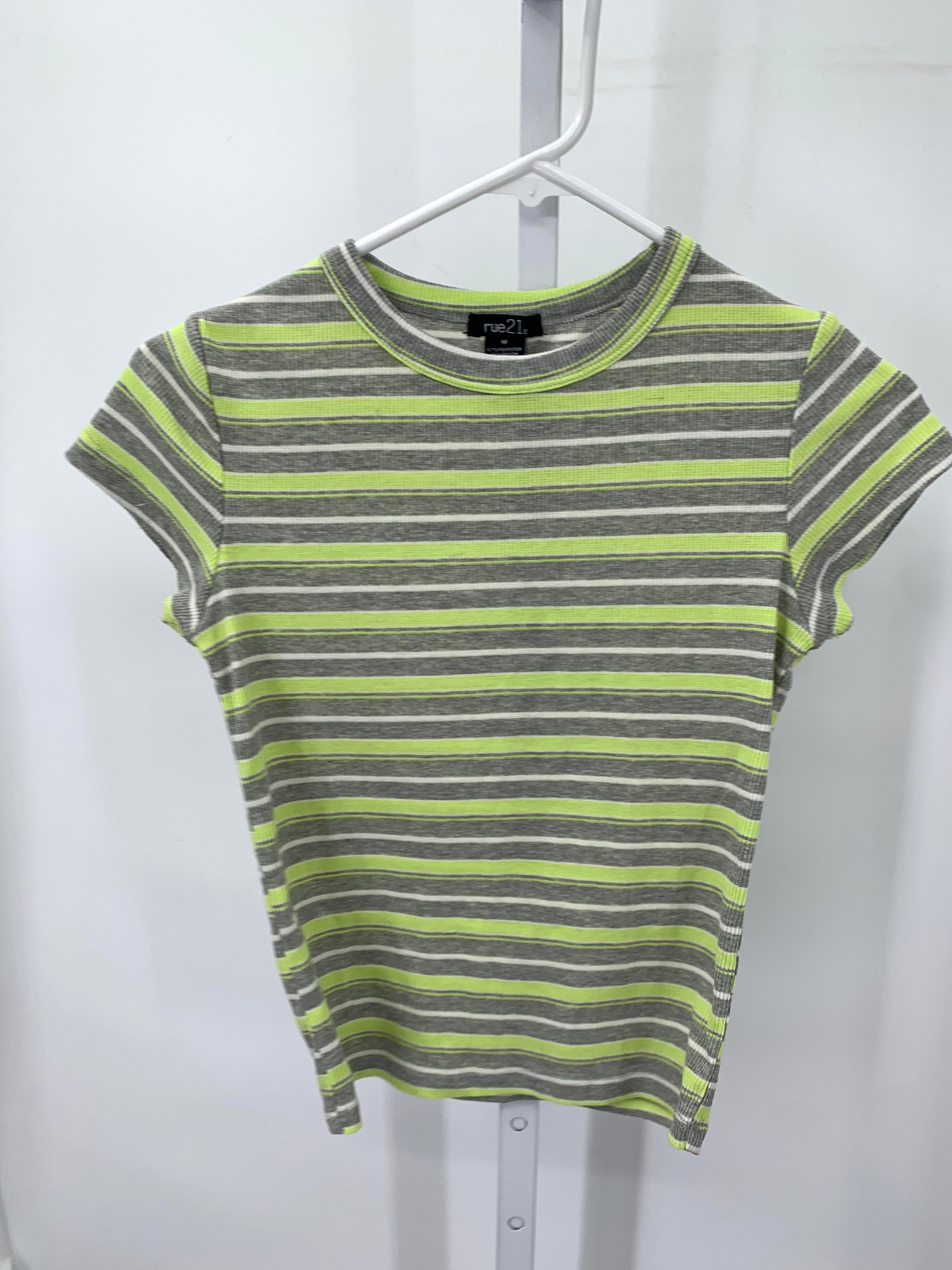 rue21 Size Medium Juniors Short Sleeve Shirt