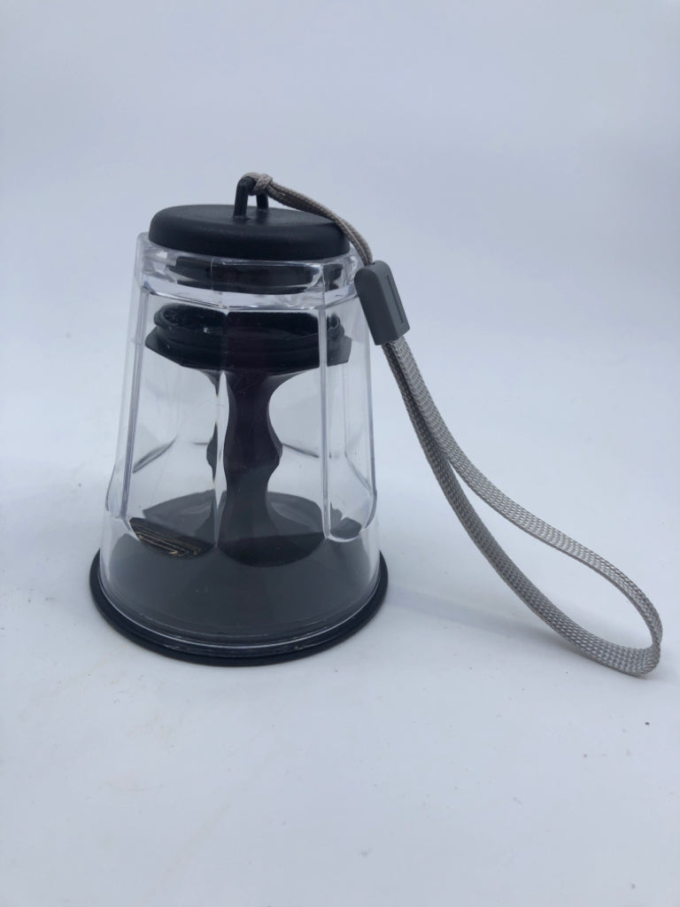 PLASTIC TRAVEL WINE GLASS.