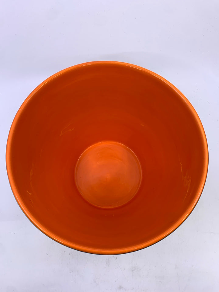 LARGE BLACK AND ORANGE CERAMIC POPCORN BOWL.