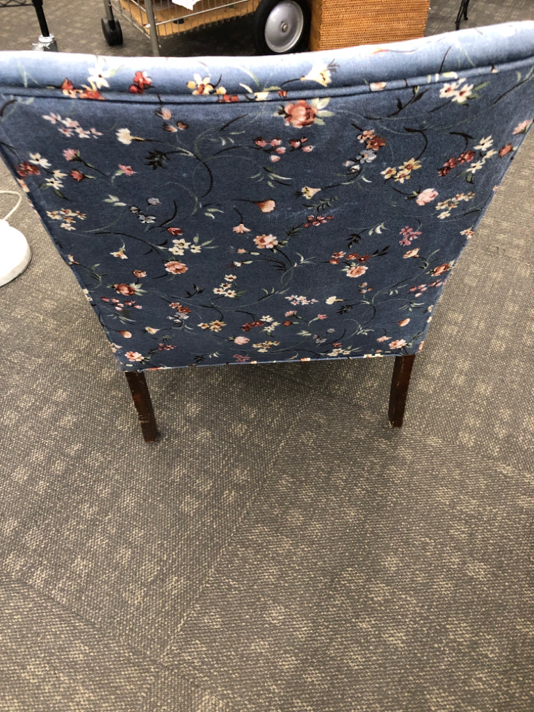 BLUE FLORAL ACCENT CHAIR W/ LACE DETAIL.