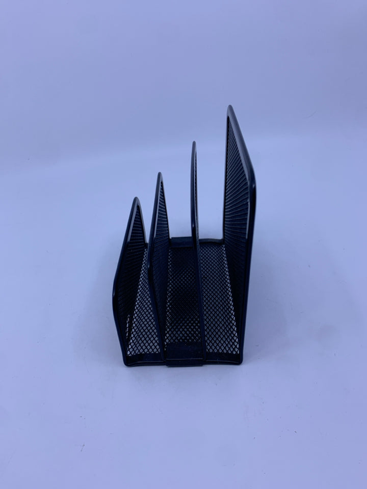 BLACK MESH DESK ORGANIZER RUBBERMAID.