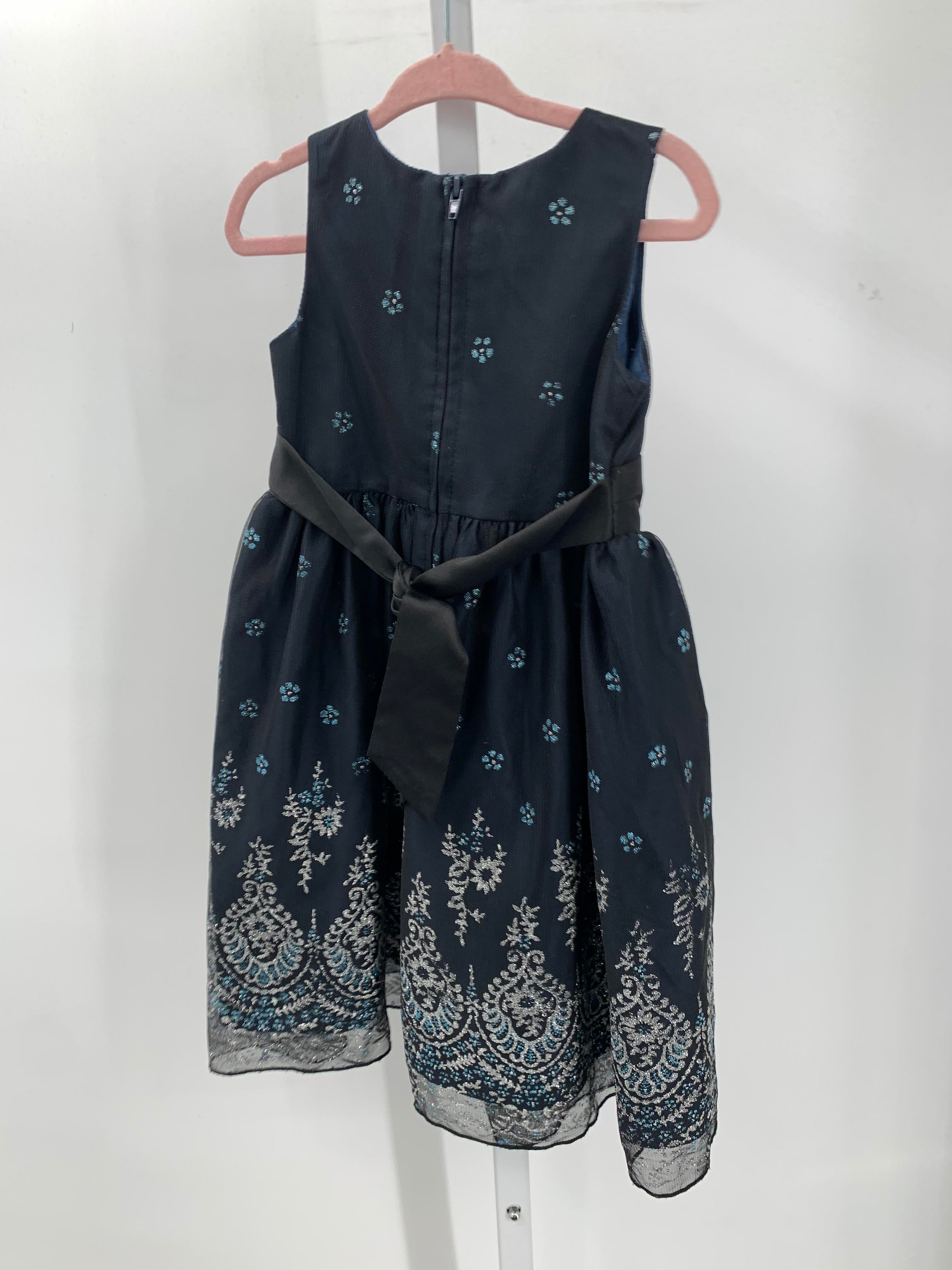 Size 2T Girls Sleeveless Dress