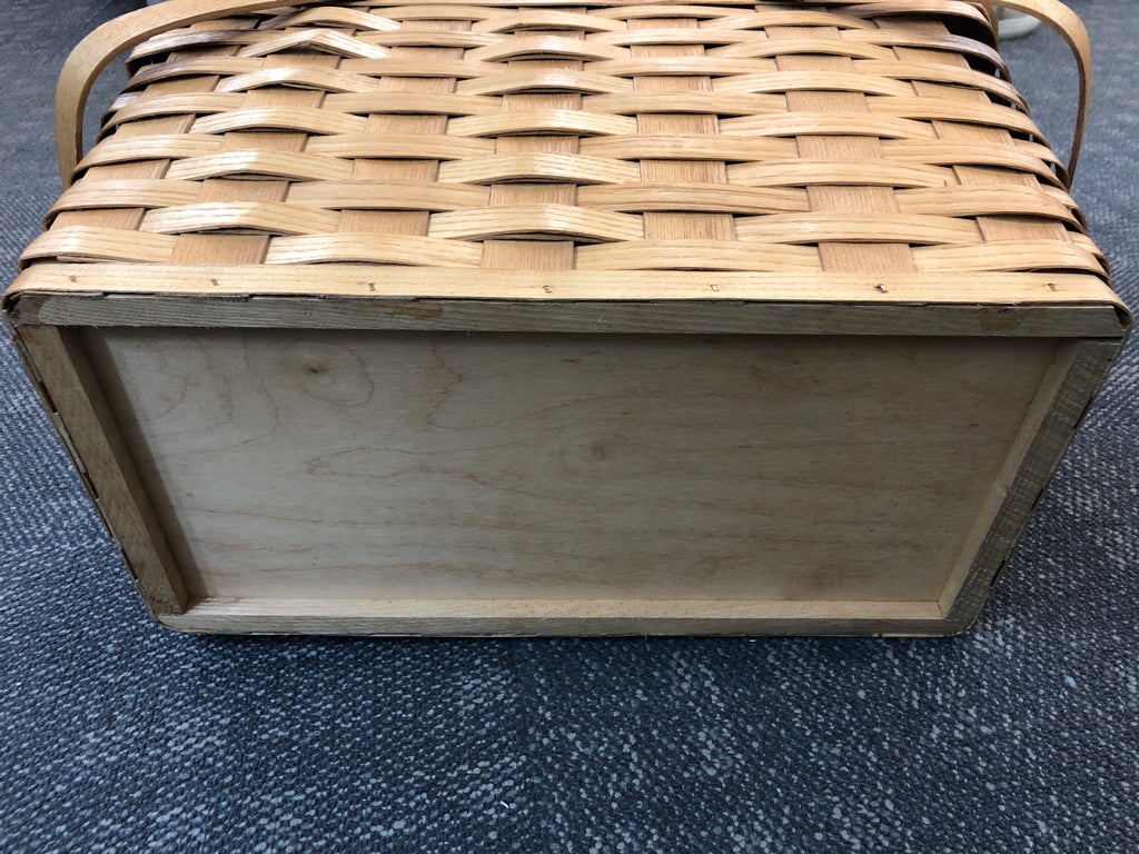 TREE PAINTED WOVEN PICNIC BASKET W/FLIP LID AND HANDLES.