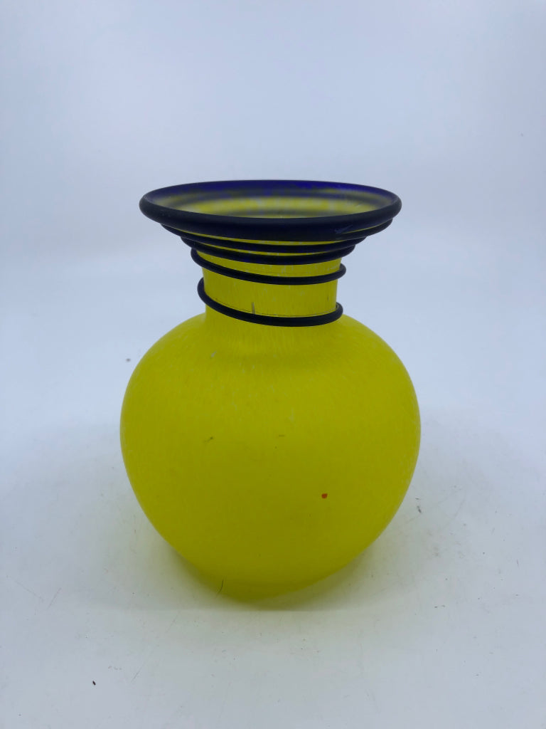 FROSTED GLASS YELLOW /PURPLE VASE.