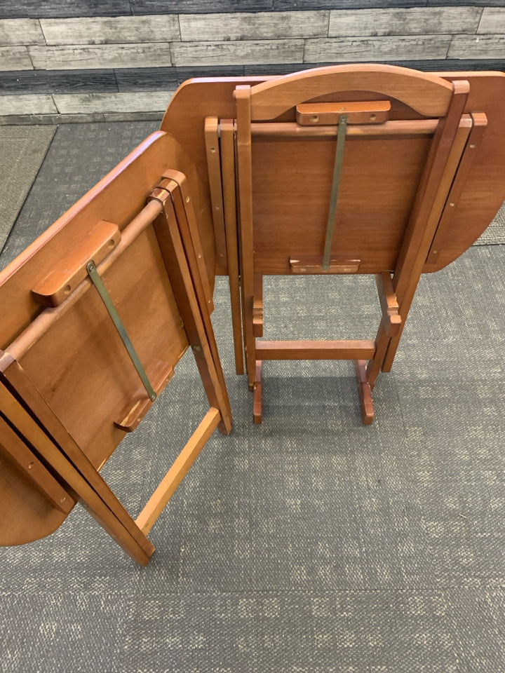 2 FOLDING WOOD TV TRAYS W/STAND.