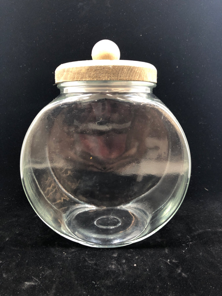 GLASS CANISTER W/WOODEN LID.