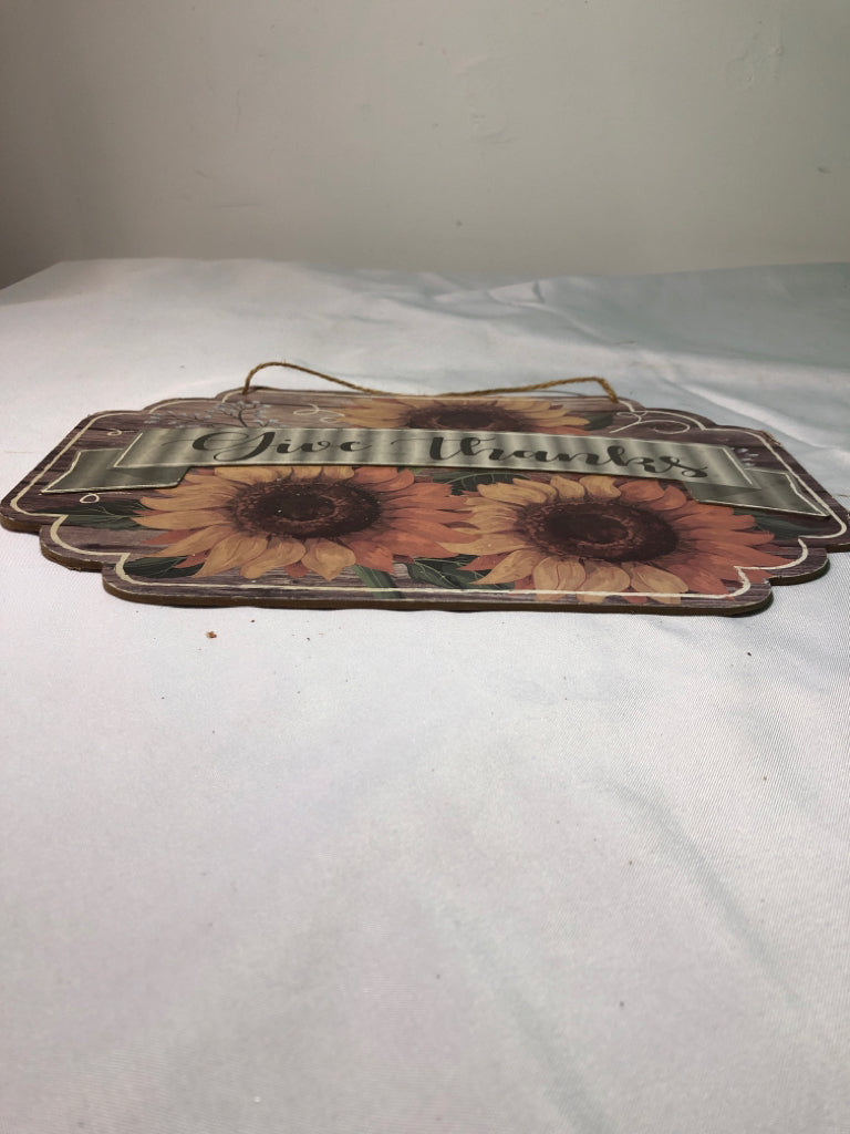 GIVE THANKS SUNFLOWER WALL HANGING.
