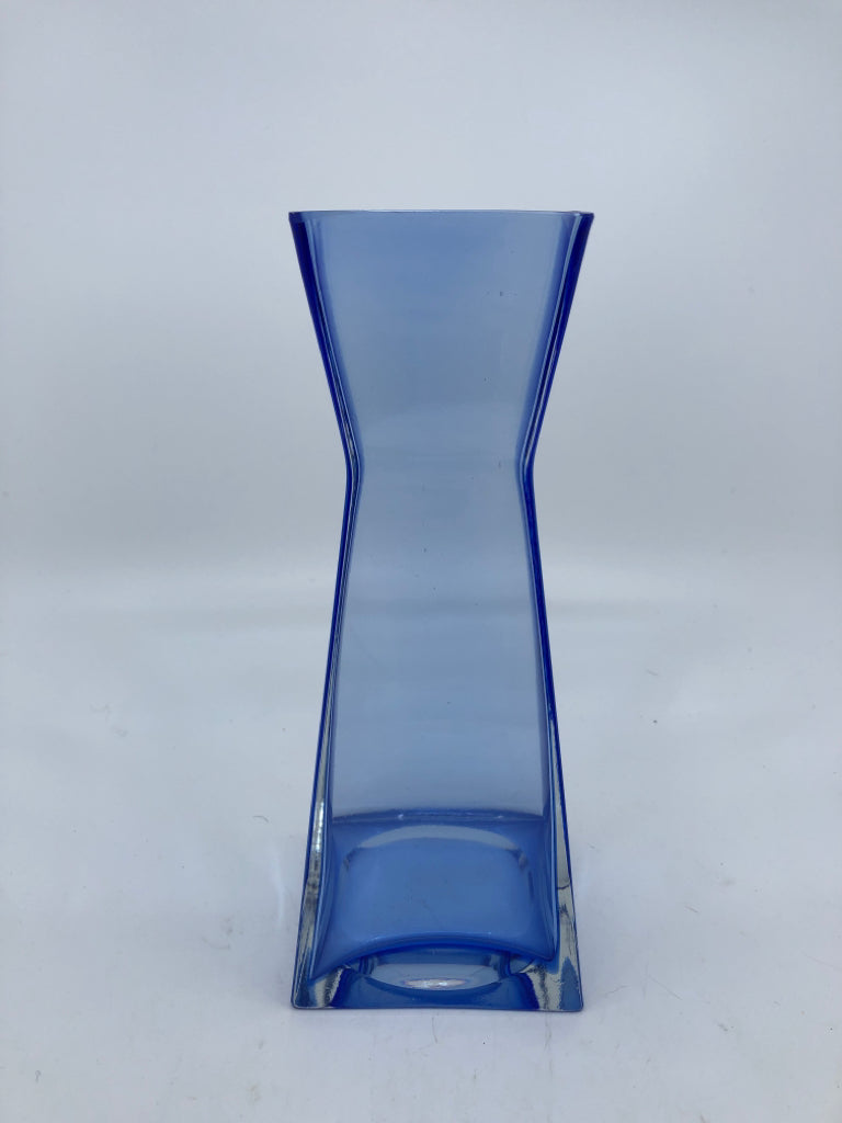 LIGHT BLUE SQUARE VASE.