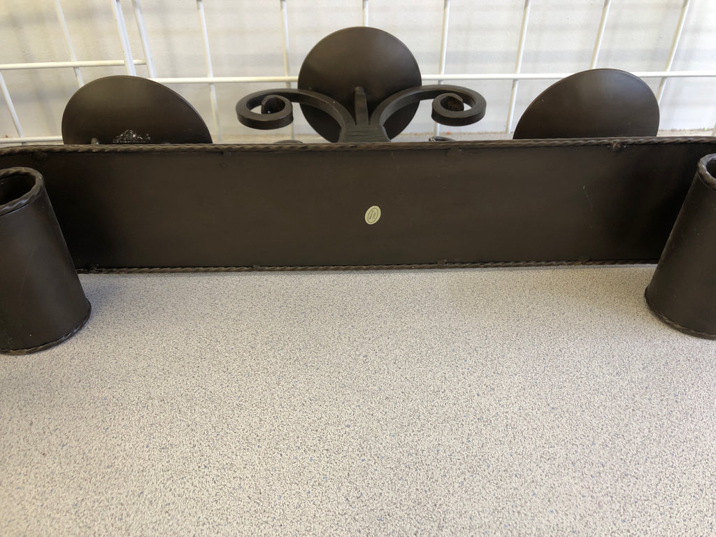 3 CANDLE BROWN IRON CANDLE HOLDER CENTERPIECE.