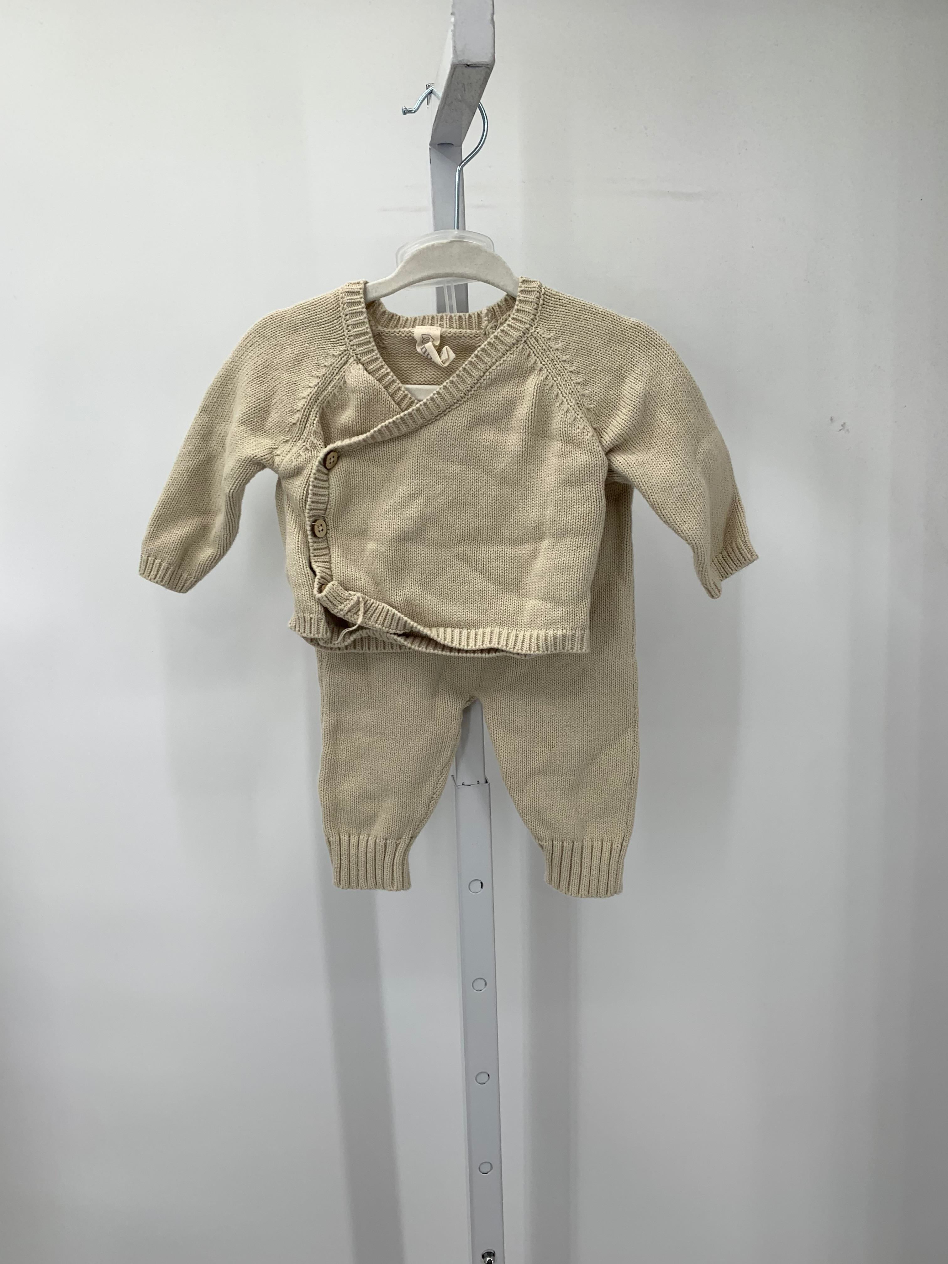 BTN KNIT SWEATER AND PANTS.