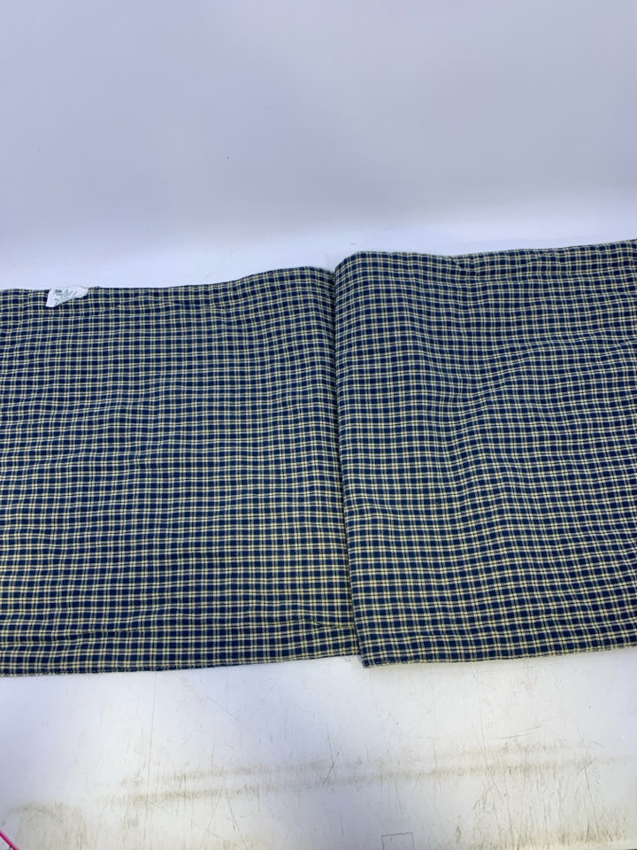 QUILTED STAR TABLE RUNNER