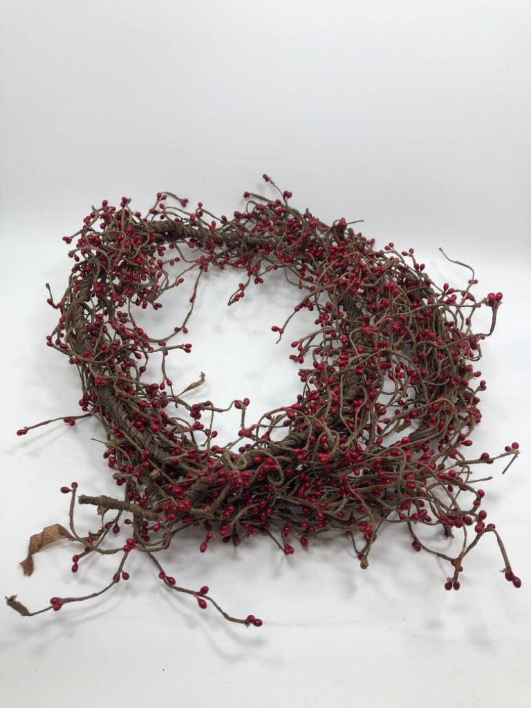 PIP BERRIES GARLAND.