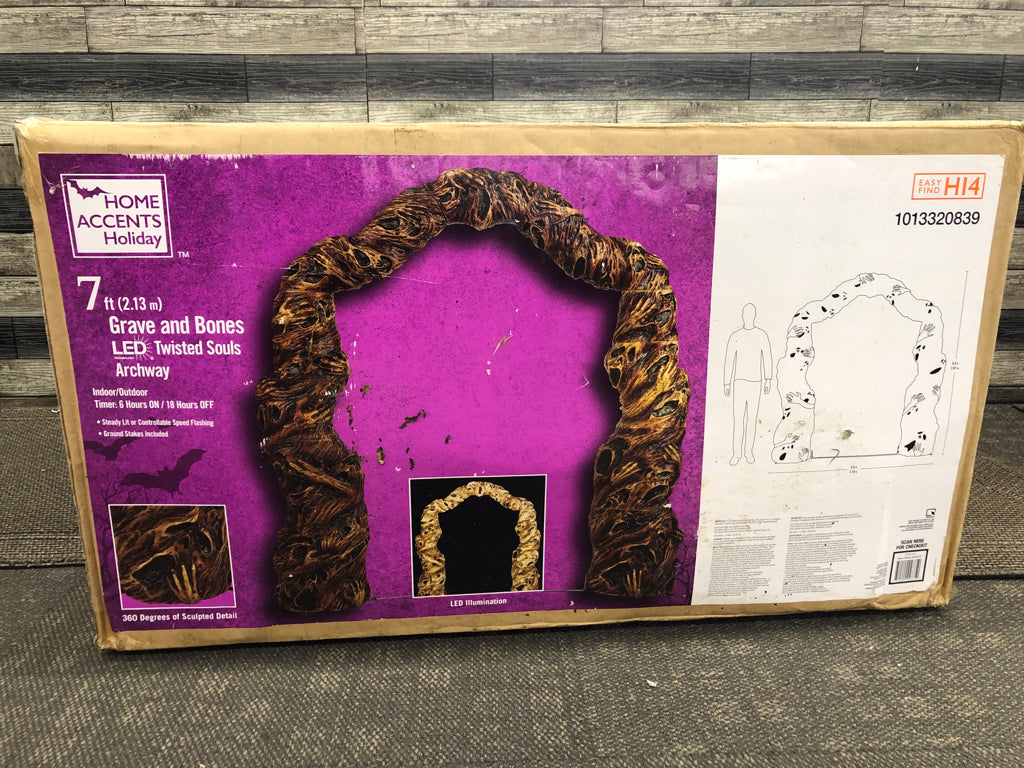 NIB TWISTED SOULS INFLATABLE ARCHWAY.