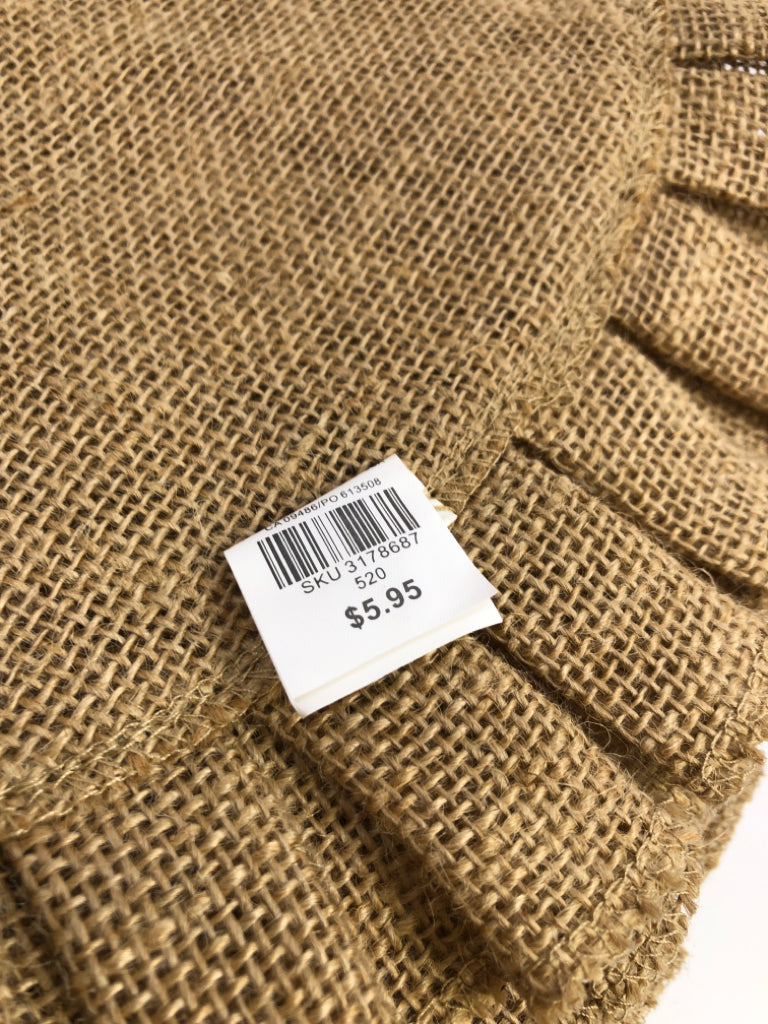 6PC CIRCULAR BURLAP PLACEMATS.