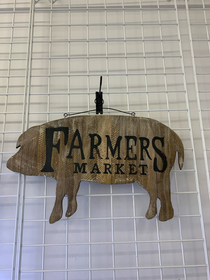 WOOD PIG SHAPED SIGN W/ FARMERS MARKET WALL ART.