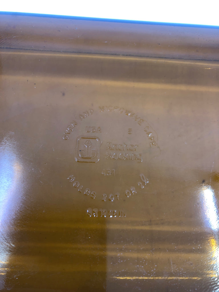 AMBER GLASS BAKING DISH.