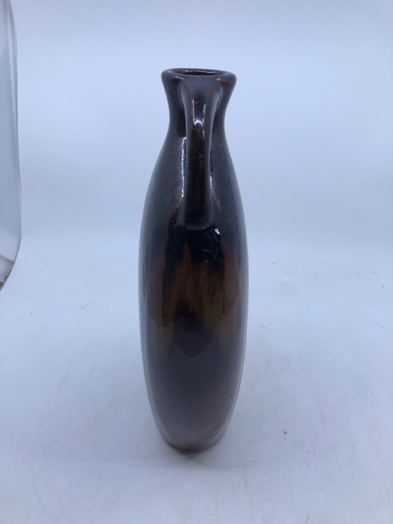 BROWN GLAZED POTTERY VASE WITH HANDLES.